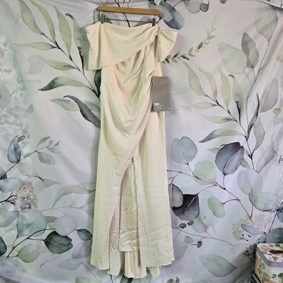 ASOS | Curve Beatrice Bardot Drape Wedding Dress in Ivory (off white) sz 12 - Picture 3 of 13